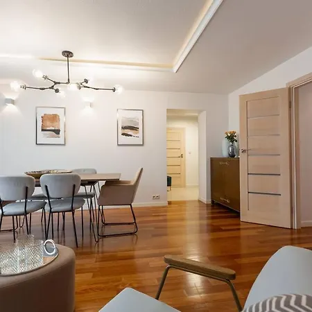 Apartmán Great 2 Bdr Apartment, Prestigious Location In The Center Of Warsaw. Varšava