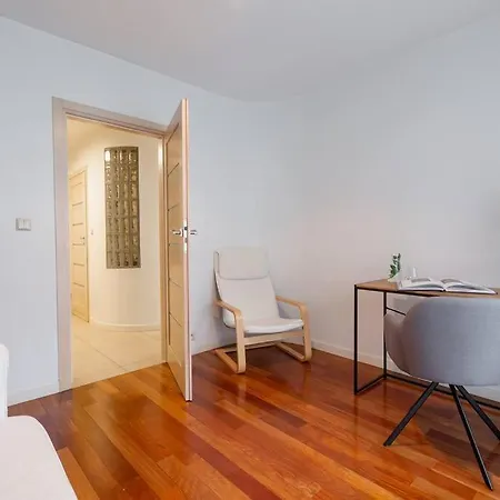 Great 2 Bdr Apartment, Prestigious Location In The Center Of Warsaw. Apartmán *