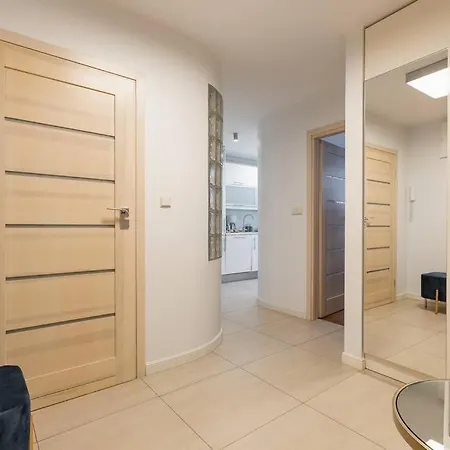 Great 2 Bdr Apartment, Prestigious Location In The Center Of Warsaw. Apartmán Varšava