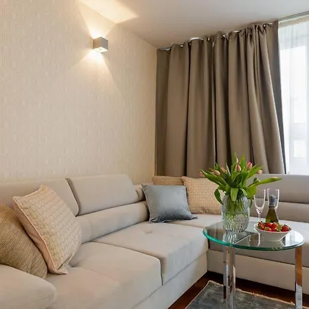 Great 2 Bdr Apartment, Prestigious Location In The Center Of Warsaw.