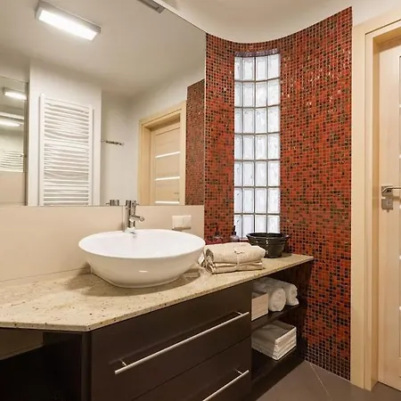 Apartmán Great 2 Bdr Apartment, Prestigious Location In The Center Of Warsaw.