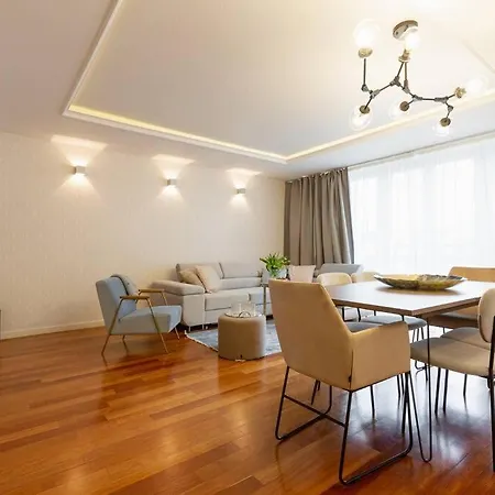Great 2 Bdr Apartment, Prestigious Location In The Center Of Warsaw. * Varšava