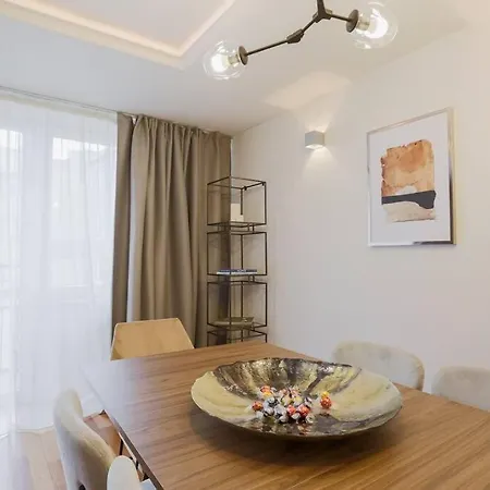 Appartement Great 2 Bdr Apartment, Prestigious Location In The Center Of Warsaw. Warschau