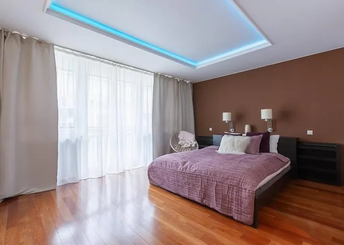 Apartment Great 2 Bdr Apartment, Prestigious Location In The Center Of Warsaw. *