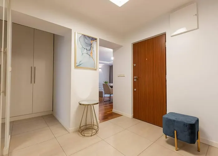 Great 2 Bdr Apartment, Prestigious Location In The Center Of Warsaw. Warsaw