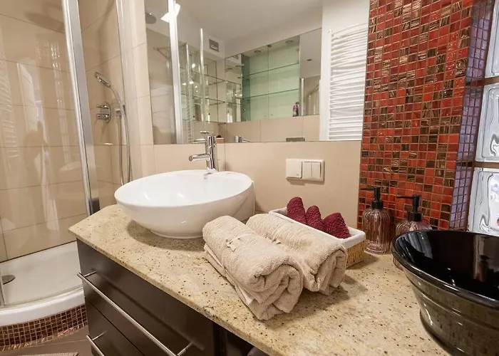 Great 2 Bdr Apartment, Prestigious Location In The Center Of Warsaw.