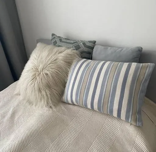 Great 2 Bdr Apartment, Prestigious Location In The Center Of Warsaw. *