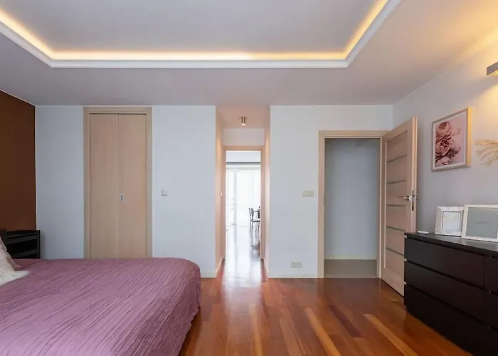 Great 2 Bdr Apartment, Prestigious Location In The Center Of Warsaw. Warsaw