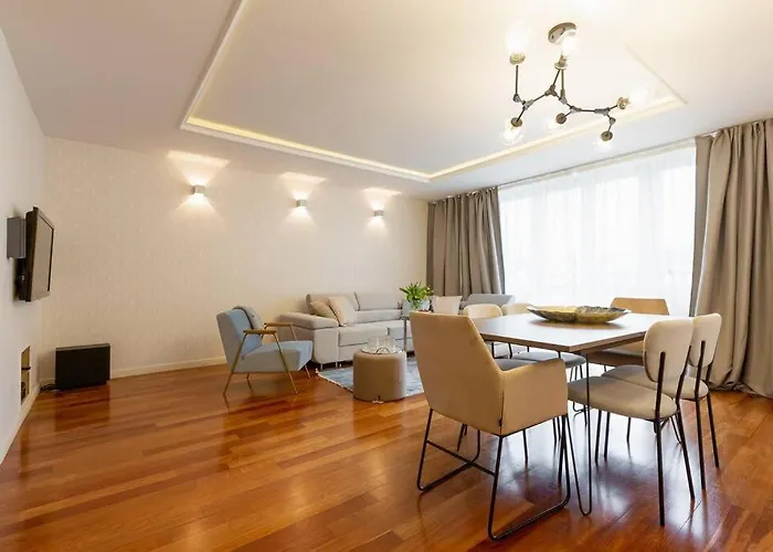 Great 2 Bdr Apartment, Prestigious Location In The Center Of Warsaw. * Warsaw
