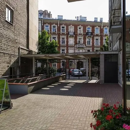 Great 2 Bdr Apartment, Prestigious Location In The Center Of Warsaw. * 바르샤바